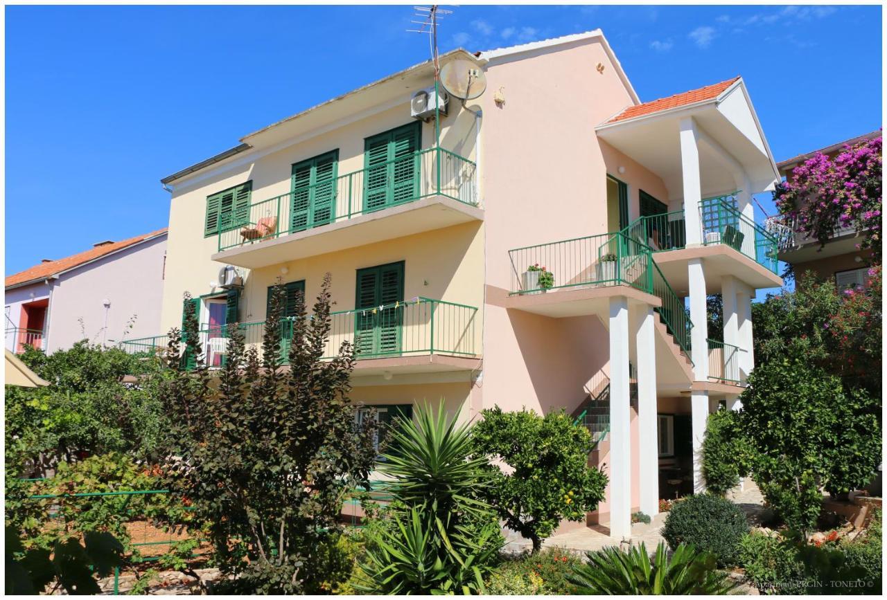Apartments Lujo Primosten Bagian luar foto